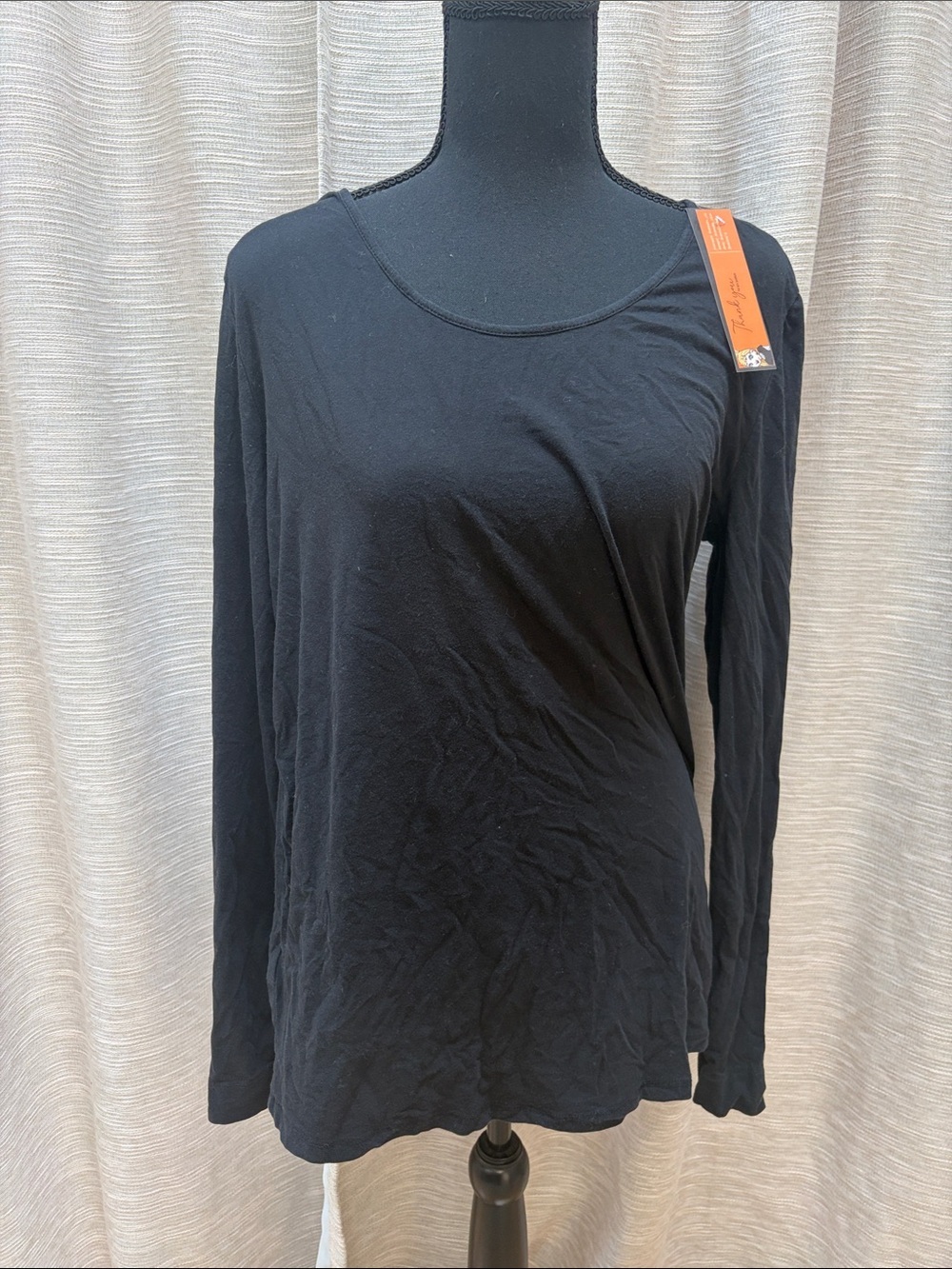 Eddie Bauer Women's Black Long-Sleeve Scoop Neck Tee